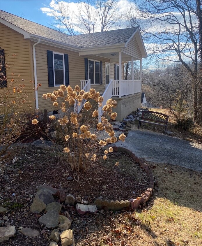 901 Clark Cir, Kingsport, TN 37665 House Rental in Kingsport, TN