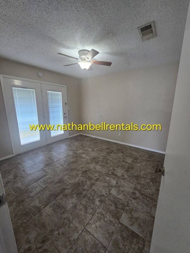 Building Photo - Sugar Creek Apartments