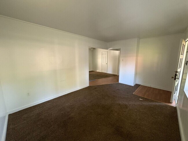 Foto del edificio - MOVE IN READY