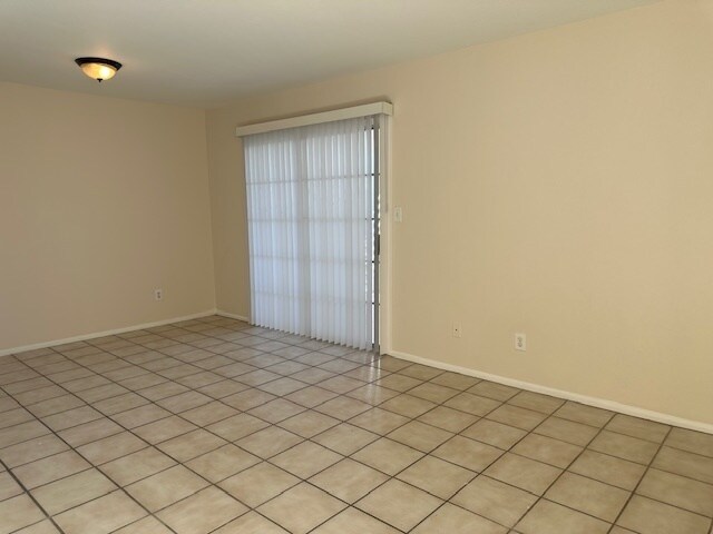 Foto del edificio - 1908 N Spring