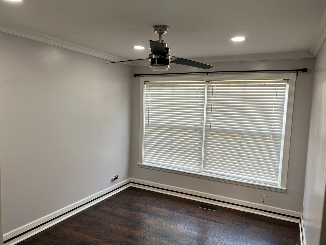 Foto del edificio - 115 Meadowbrook Ln