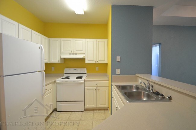 Building Photo - Three Bedroom Condo on Johns Island