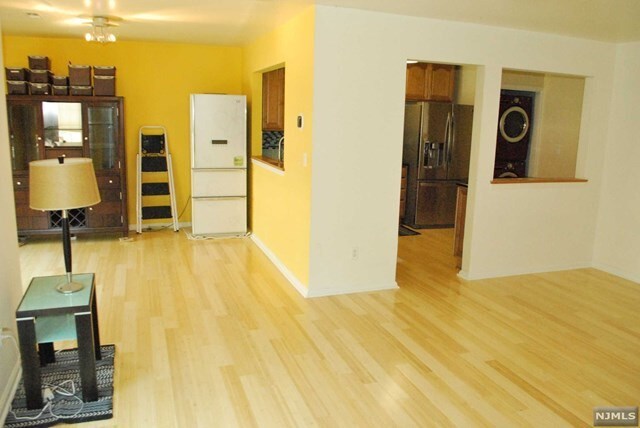 Building Photo - 558 Ridge Ln