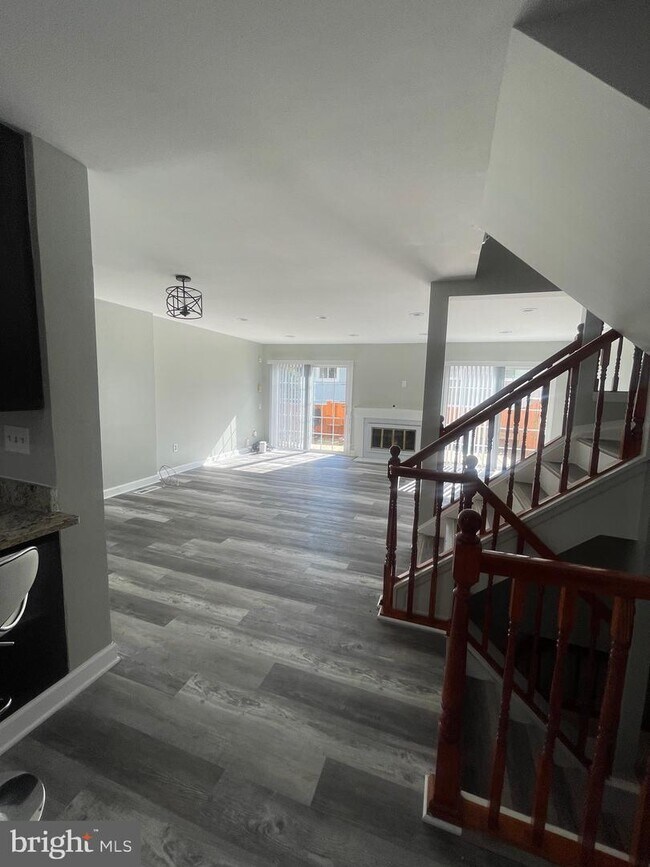 Building Photo - 18500 Owl Run Way