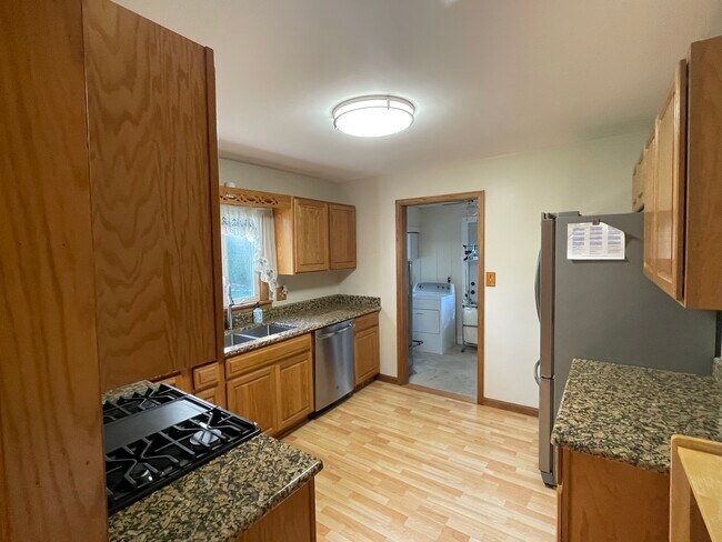 Foto del edificio - 11743-11213 213th Ave