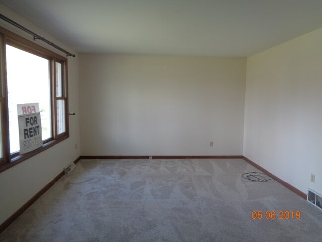 Building Photo - 1425 Como Park Blvd