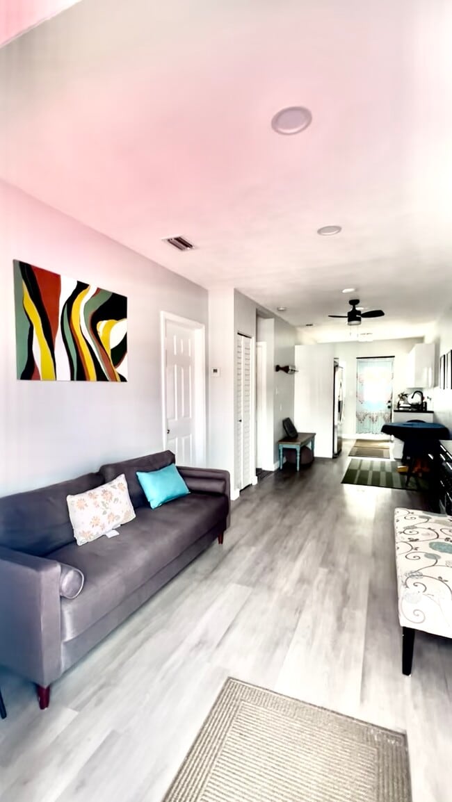 Foto del edificio - 2820 SW 1st St