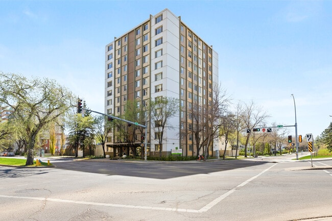 Building Photo - 11147 Whyte Ave NW