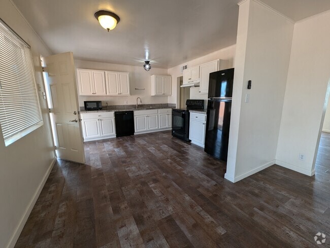 Building Photo - 1812 S Hardy Dr