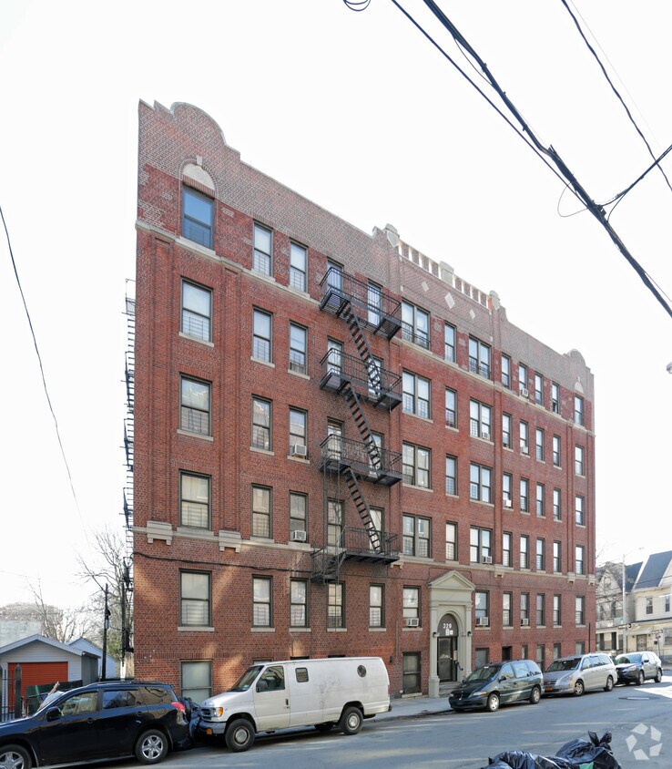 Primary Photo - 329 E 197th St