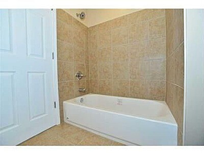 Building Photo - 20 Ruth St