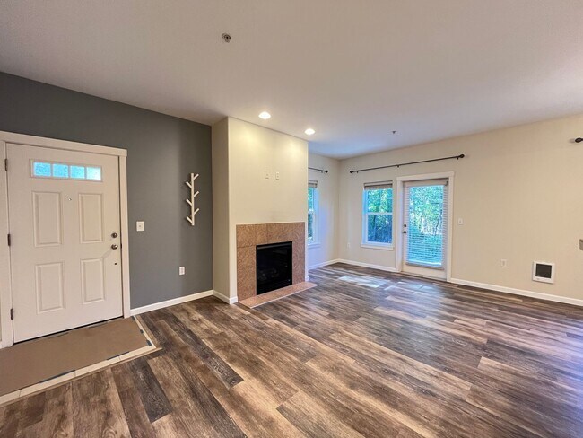 Foto del edificio - Private Ground Floor 1 Bed 1 Bath Hillsbor...