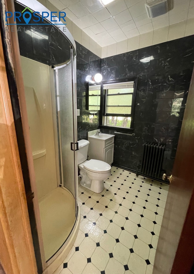 Building Photo - GR1239