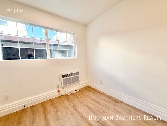 Foto del edificio - 838 Normandie Ave