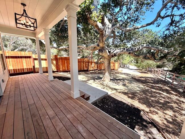 Foto del edificio - New Modern Farmhouse Cottage Coming Soon!