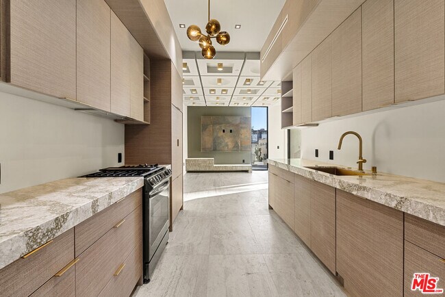 Foto del edificio - 1021 N Ogden Dr