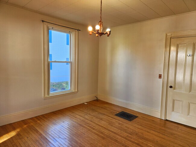 Dormitorio 1 - Ventana lateral - 46 Saunders St