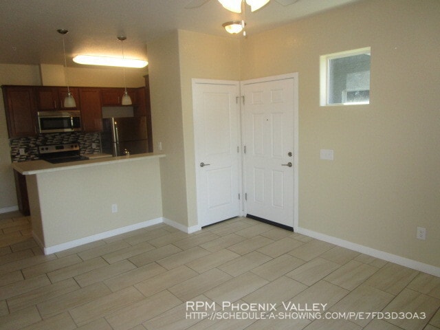 Building Photo - 2525 E Siesta Ln