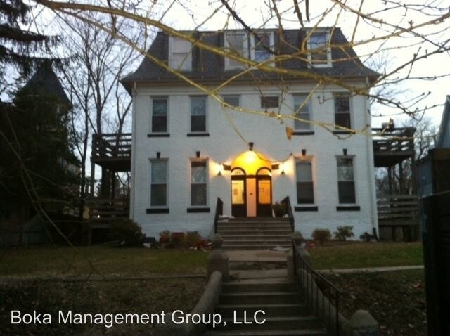 Building Photo - 706-706 Gladstone Ave