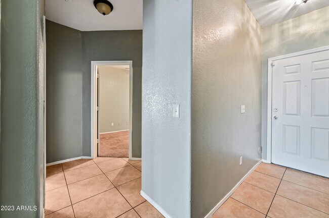 Foto del edificio - 7409 N Solano Dr