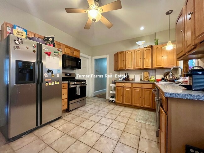 Building Photo - 83 Wensley St