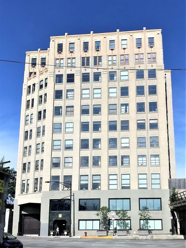 Building Photo - 1550 S Blue Island Ave