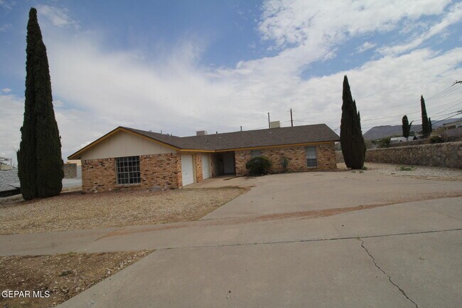 Foto del edificio - 3406 Moonlight Ave