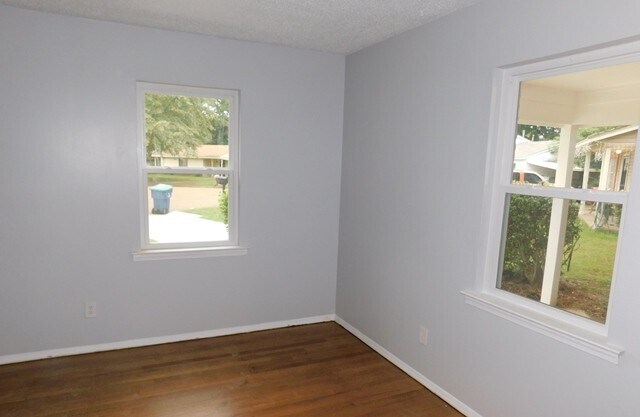 Photo - 1693 Carla Cove House