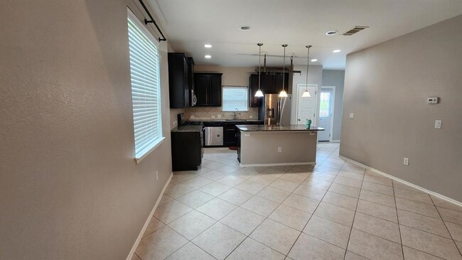 Building Photo - 256 Pebble Creek Ln