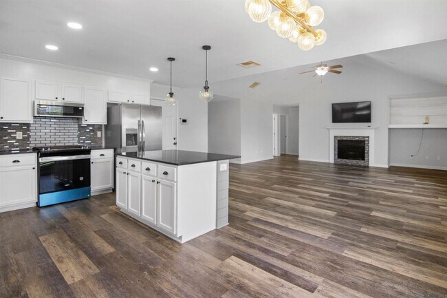 Foto del edificio - 40450 Hawthorne Dr