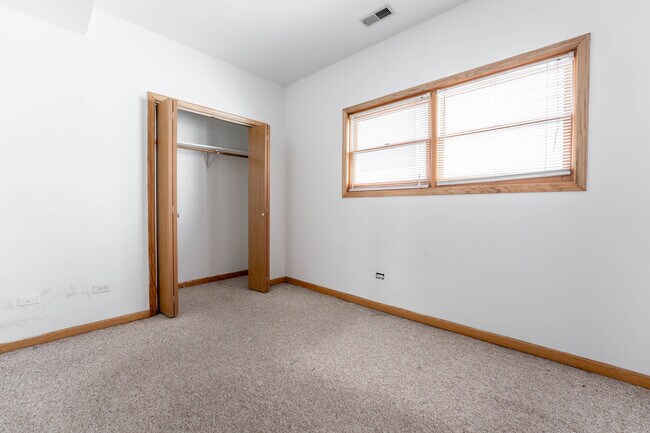 Foto del edificio - 1981 W Evergreen Ave