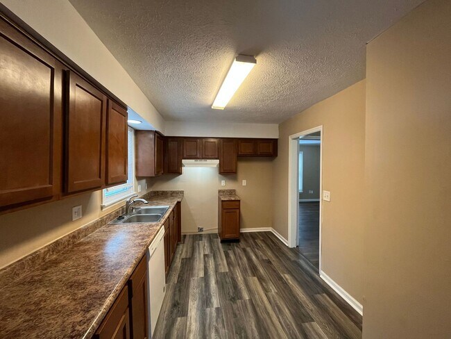 Foto del edificio - 4107 Central Ave