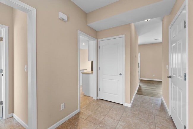 Building Photo - 2862 Larkspur Ct