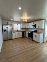 Building Photo - 249 Dunlop Ave