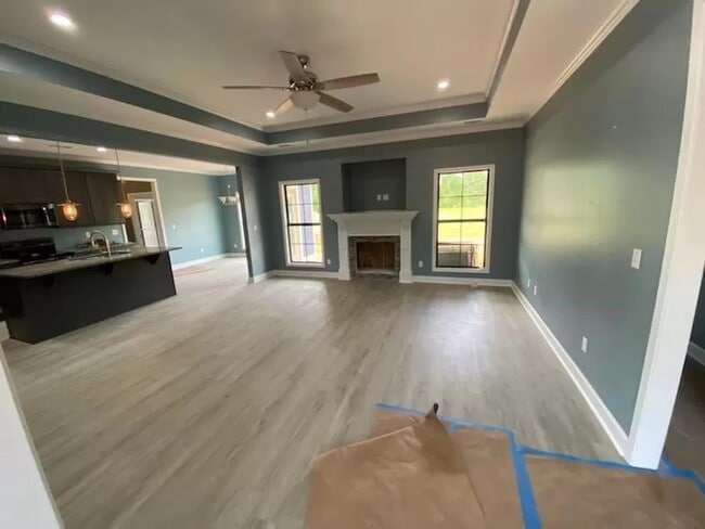 Building Photo - 4639 Headland Ave