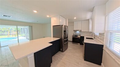 Building Photo - 1315 SE 45th St