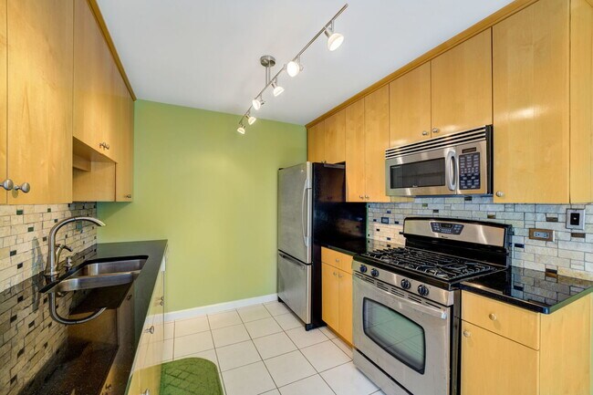 Foto del edificio - 741 Acorn Ct