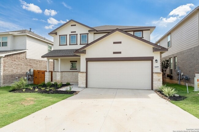 Building Photo - 1609 Ranch House