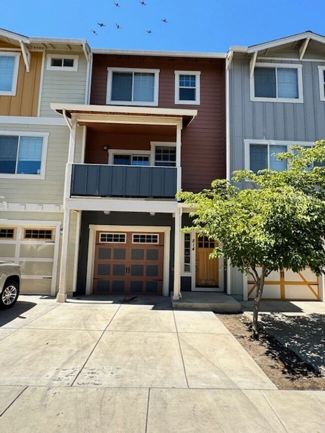 Building Photo - 814 Overcup St