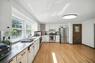 Building Photo - 57 Newbury St