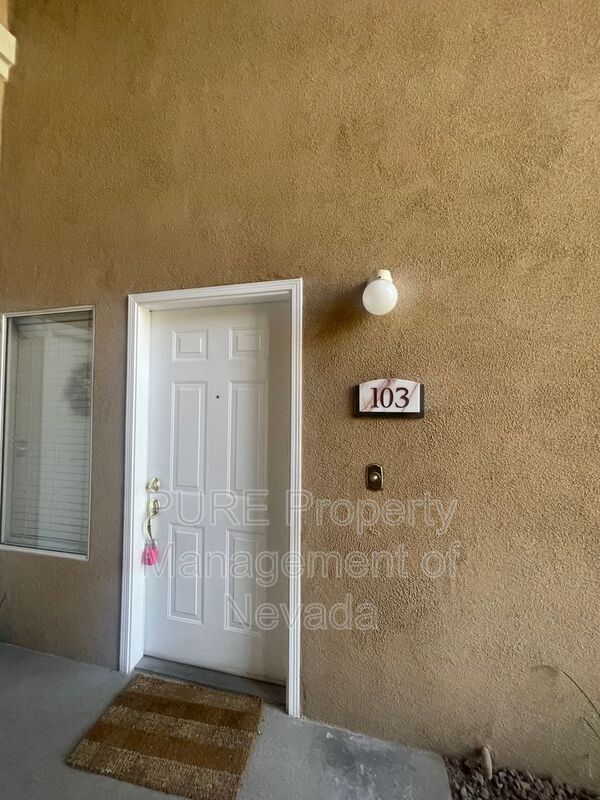 Foto del edificio - 8725 Red Brook Dr