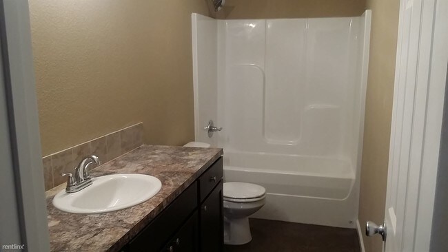 Foto del edificio - 3 br, 2 bath Duplex - 5583 W Newell St