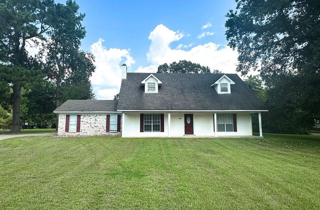Building Photo - 3 Bedroom 2.5 Bath House in Texarkana, TX