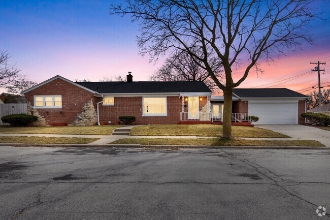 Building Photo - 9301 W Auer Ave
