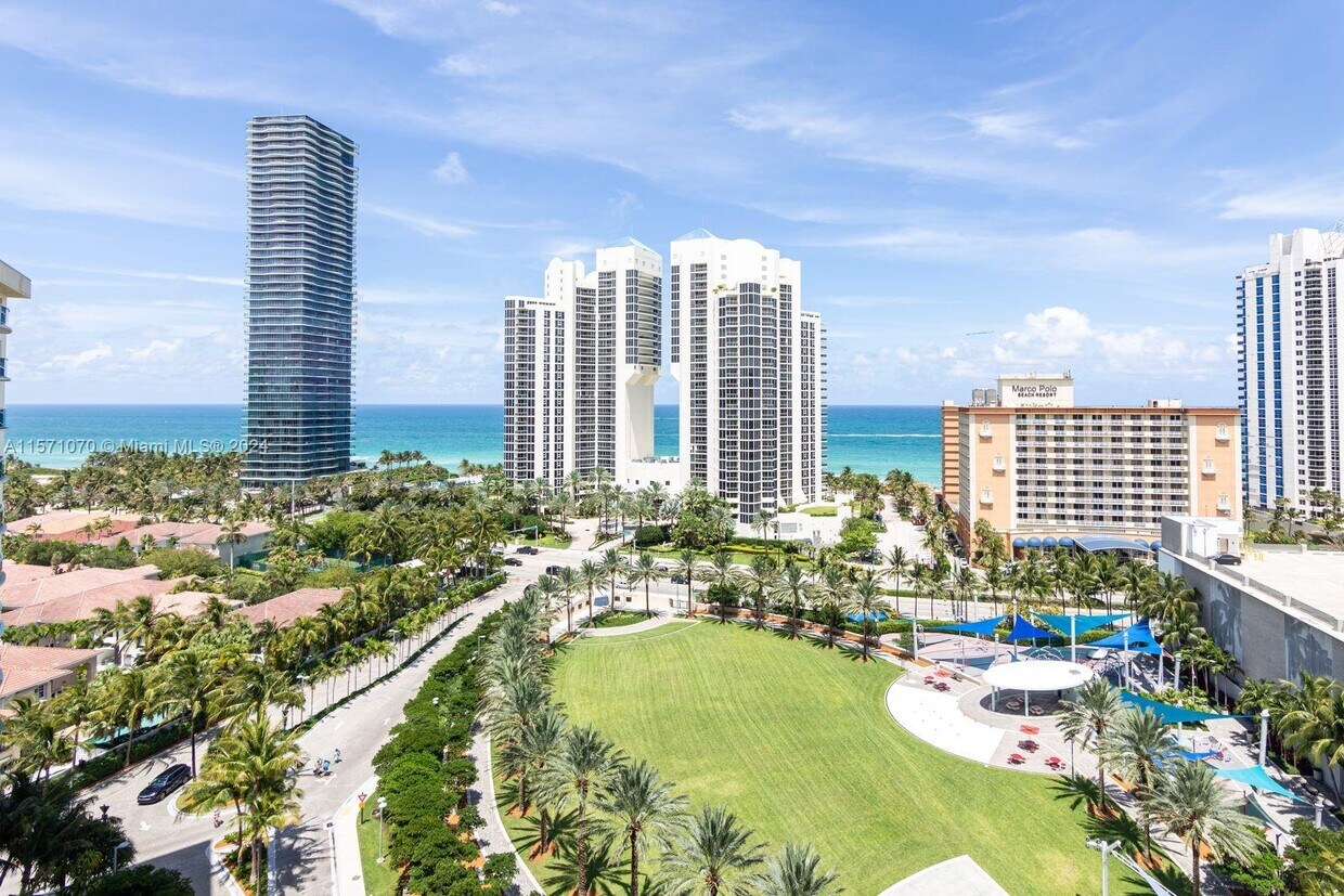 Primary Photo - 19370 Collins Ave