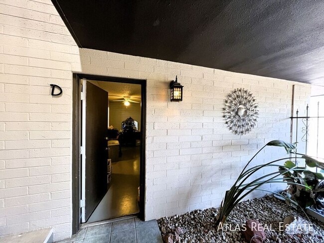 Building Photo - 1101 E Butler Dr