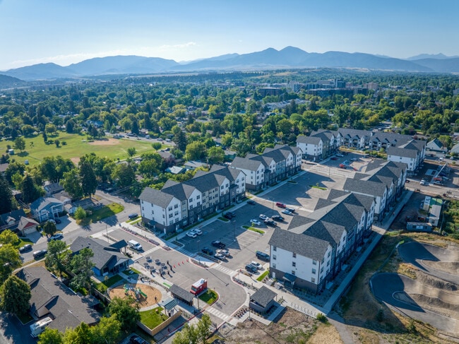 Building Photo - Westlake Heights