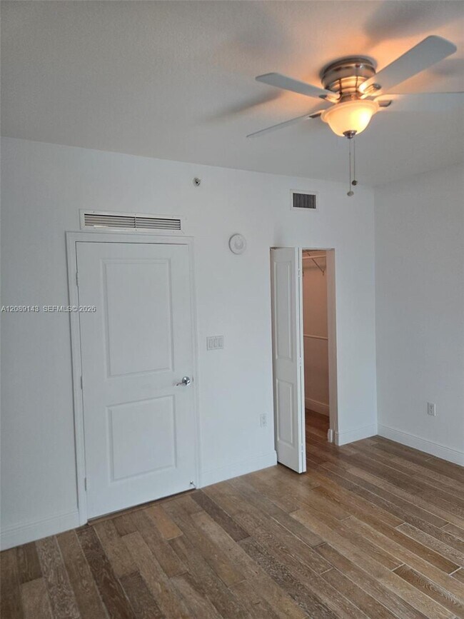 Building Photo - 7900 Harbor Island Dr
