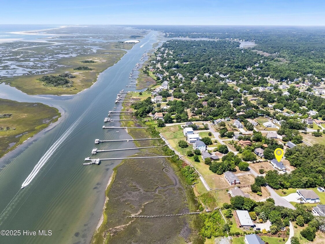 Photo - 109 Inlet Ct (Hampstead, NC)