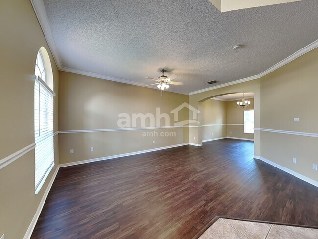 Foto del edificio - 18148 Saxony Ln